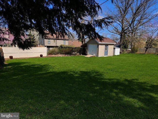 Building Photo - 739 Stouffer Ave