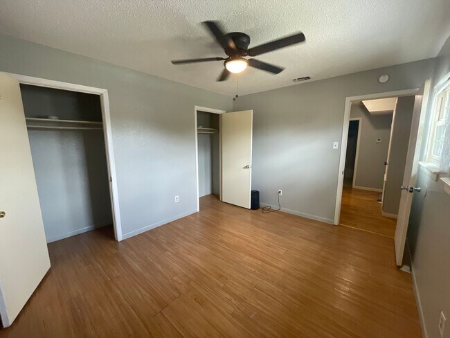 Building Photo - 4625 Vail St