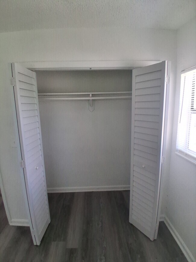 Building Photo - 401 SW 13th Pl