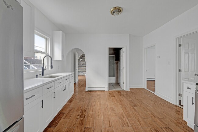 Building Photo - 72 Fairmount Ave