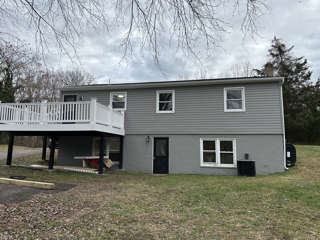 Building Photo - 3846 Muddy Creek Rd