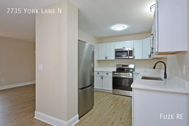 Building Photo - 7735 York Ln N