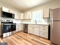 Building Photo - 32 Jenkins Pl