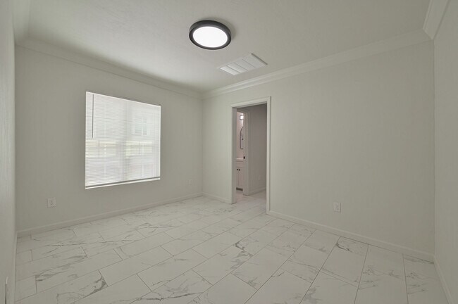 Building Photo - 1524 NW 45th St