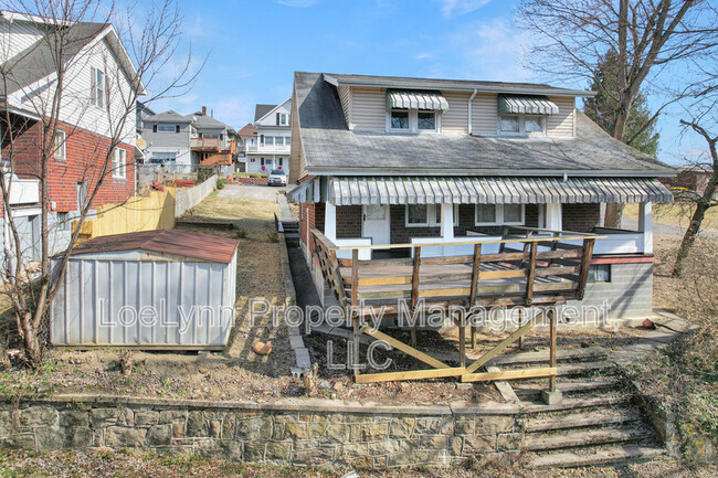 Building Photo - 36 Hawthorne Ave