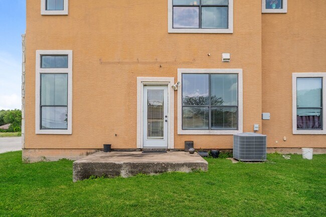 Building Photo - 1010 Immanuel Rd