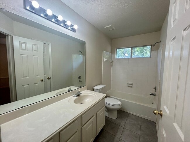 Building Photo - 14 N Winterport Cir