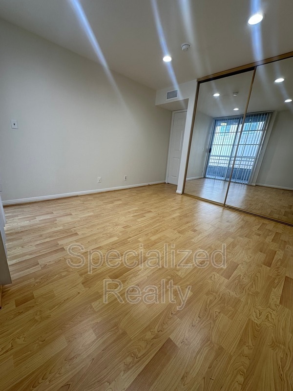 Building Photo - 14562 Dickens St