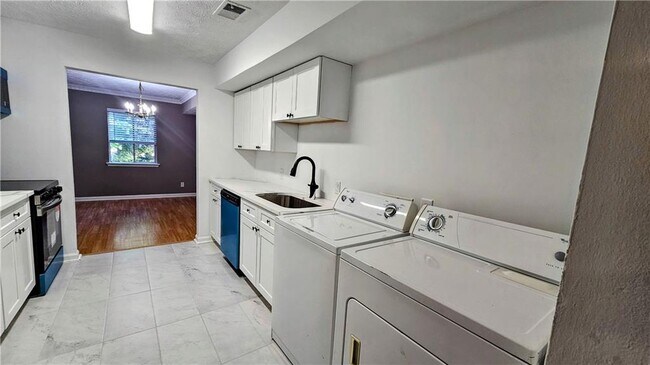 Building Photo - 2388 Lawrenceville Hwy