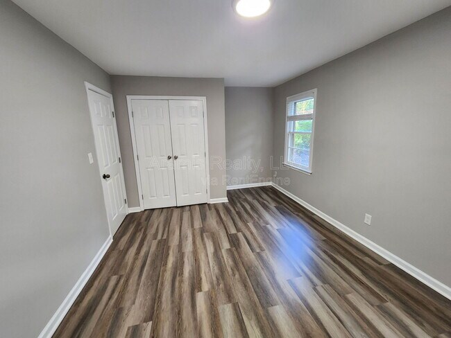 Building Photo - 2689 Collier Dr NW