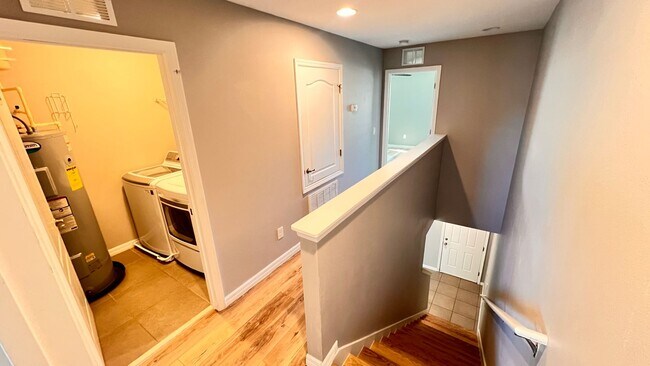 Building Photo - 600 Northern Way