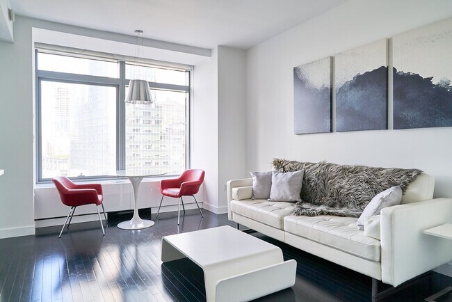 Building Photo - 130 Liberty St