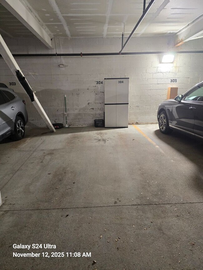 Building Photo - Luxurious Furnished Downtown Condo - 6-18 ...