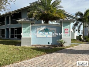 Building Photo - First Month Free! 2 Bedroom 2 bath Convenient Location! WATER INCLUDED!!