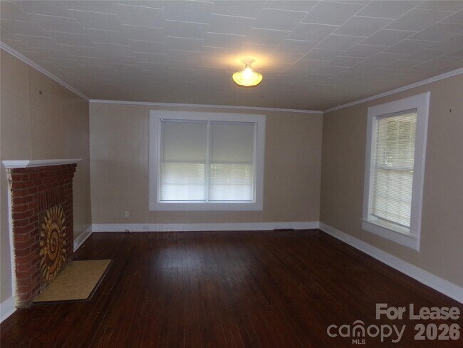 Building Photo - 729 Spruce St