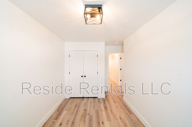 Building Photo - 254 Spring Creek Pky