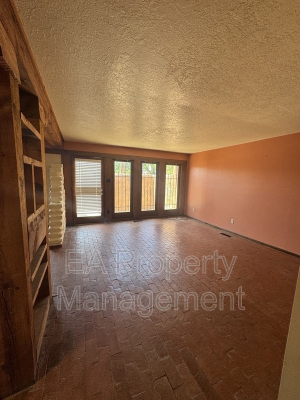 Building Photo - 921 Nashville Ave SW