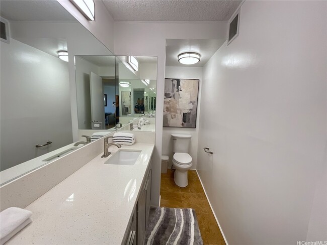 Building Photo - 500 Lunalilo Home Rd