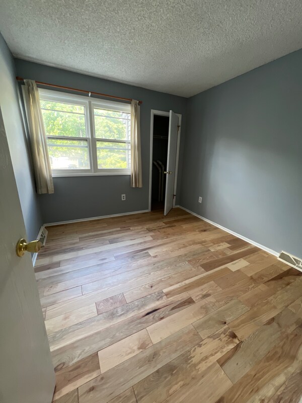 Building Photo - 19 Snowberry Rd