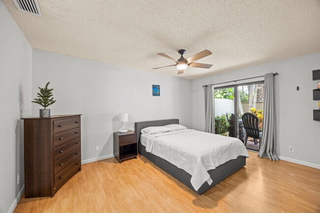 Building Photo - 257 Pleasant Wood Dr