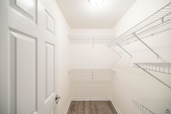 Building Photo - 309 Deerfield Cir