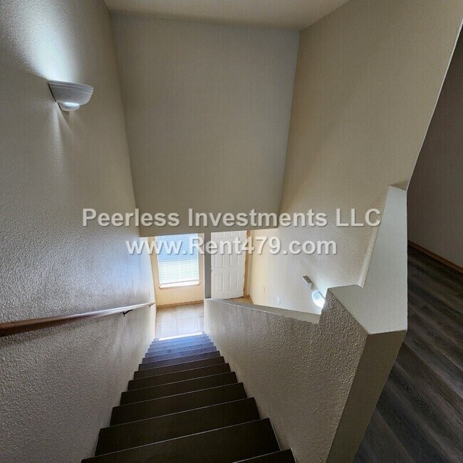 Building Photo - 844 Lariat St
