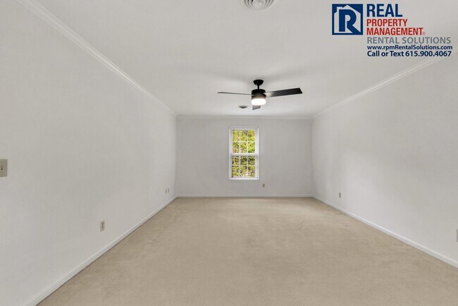 Building Photo - Beautiful Brentwood 3 BD home with attache...