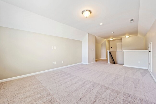 Building Photo - AVAILABLE IN MAY!  Stunning, like-new 4 bedroom, 4 bath home with large fenced yard!