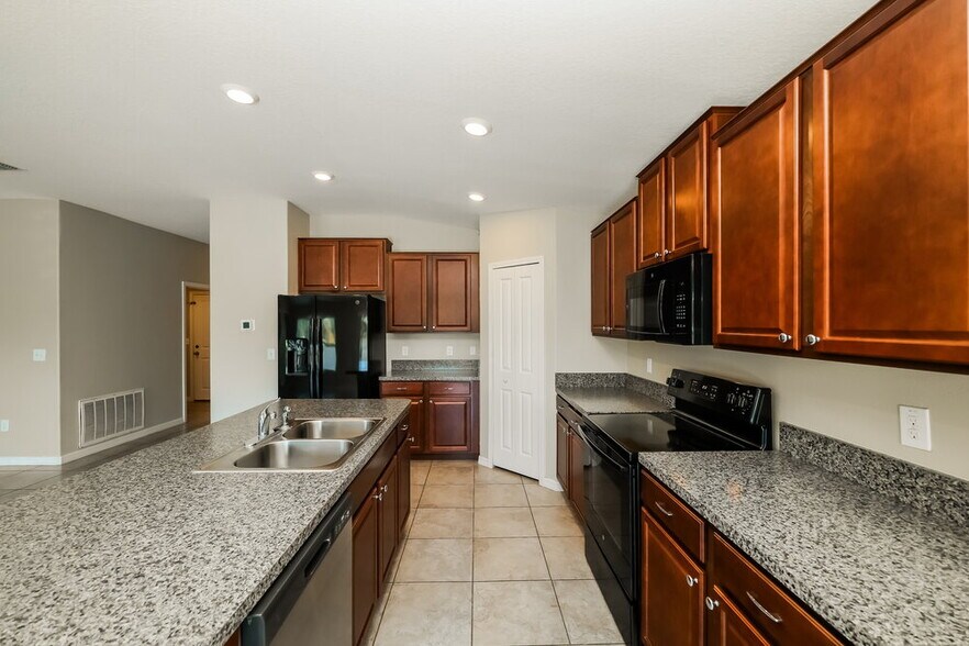 Building Photo - 12623 Lemon Pepper Dr