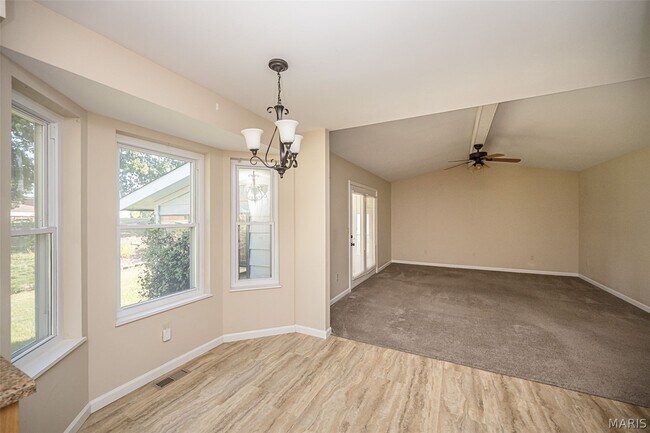 Building Photo - 2941 Park Valley Dr
