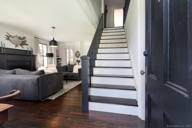 Building Photo - 16 Under Mountain Rd