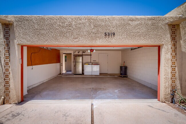 Extended Depth Two Car Garage - 5319 E Beverly Fair Dr
