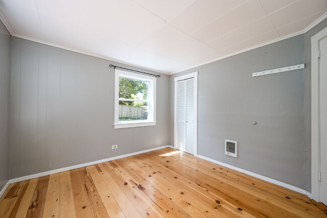 Building Photo - "Charming 3-Bedroom Home Near the Old Mill"
