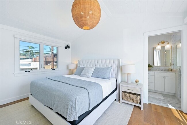 Building Photo - 360 Cliff Dr