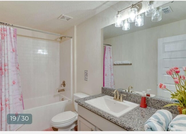 Building Photo - 303 Shad Way