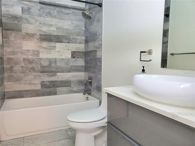 Building Photo - 6522 Hidden Beach Cir