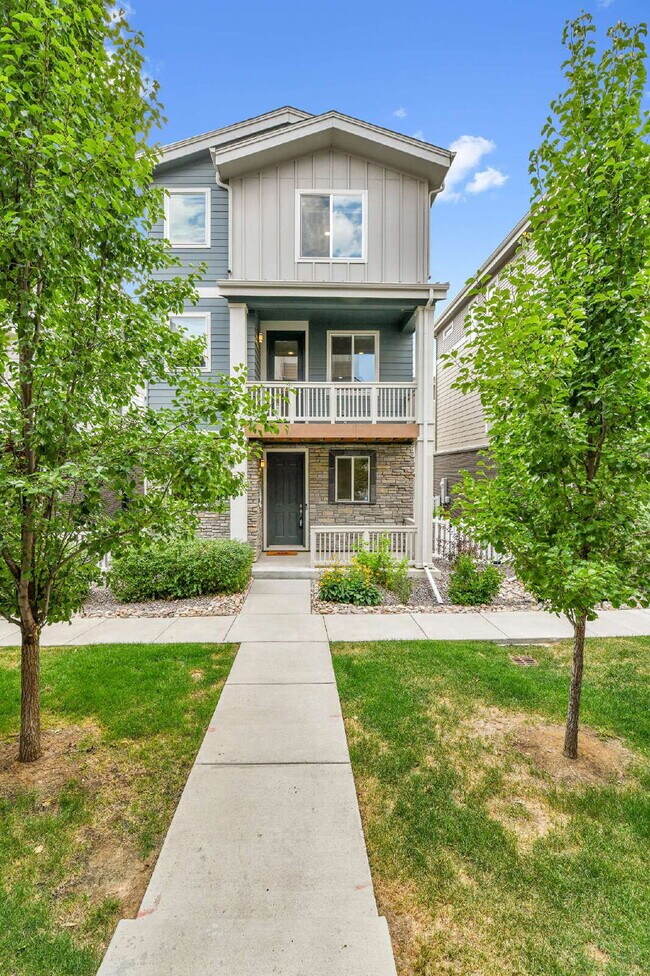Building Photo - $2,620.95 - 3 Bed, 2.5 Bath Home in Aurora with AC and In Unit Laundry!