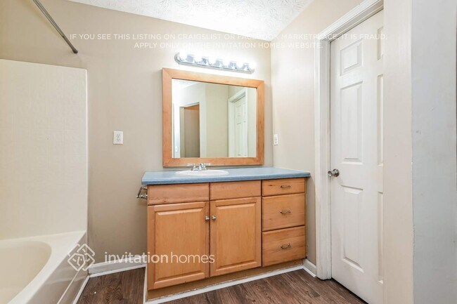 Building Photo - 1725 Stoneoak Cir