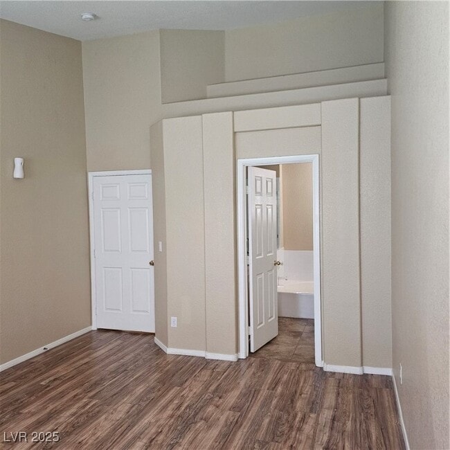 Building Photo - 9100 Valley of Fire Ave