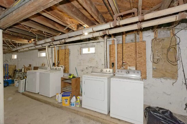 Building Photo - 546 Mercer St