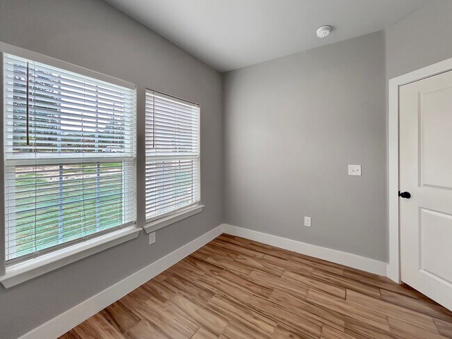 Building Photo - Beautiful Custom Home on 1 Acre in Peacefu...
