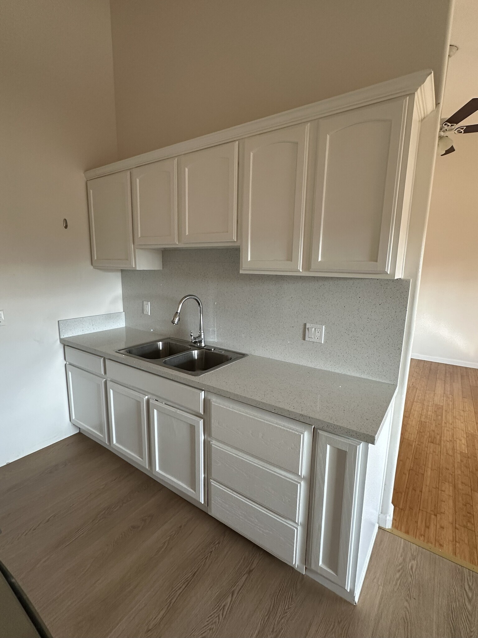 Kitchen - 1035 Myrtle Ave