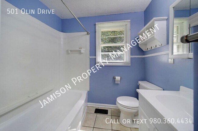 Building Photo - 501 Olin Dr