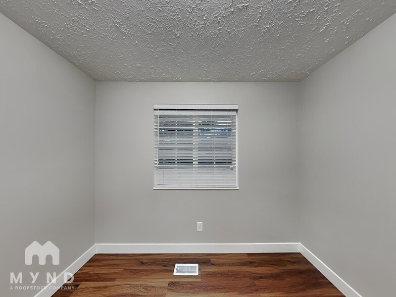 Building Photo - 4990 Muirkirk Rd