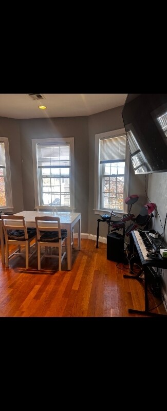 Building Photo - 190 Campbell Ave