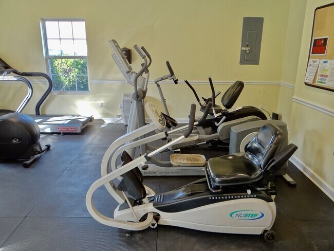 Building Photo - All Inclusive Seasonal Rental Available 11...