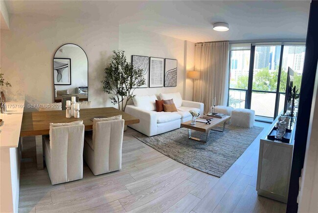 Building Photo - 201 SW 17th Rd