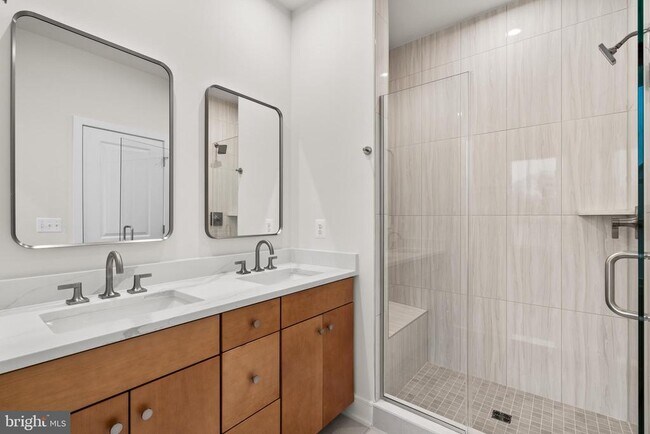 Building Photo - 42106 Picasso Sq