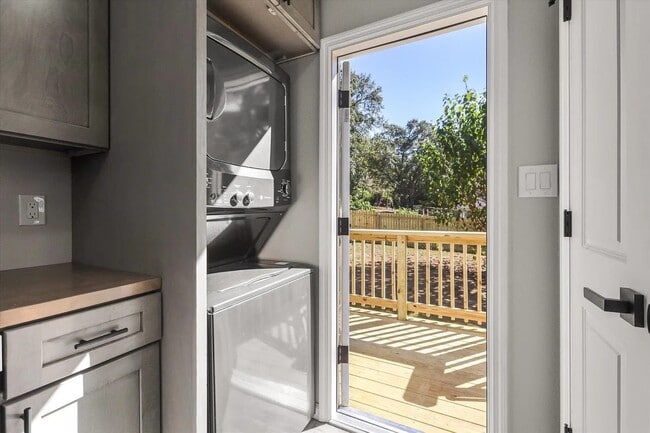 Building Photo - Baltic Avenue