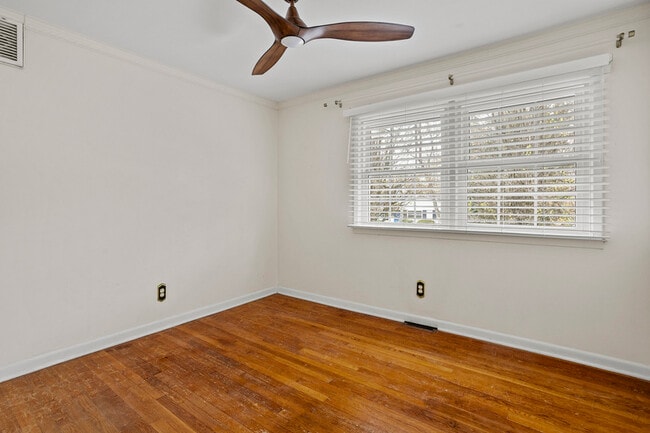 Building Photo - 301 Latimer Rd